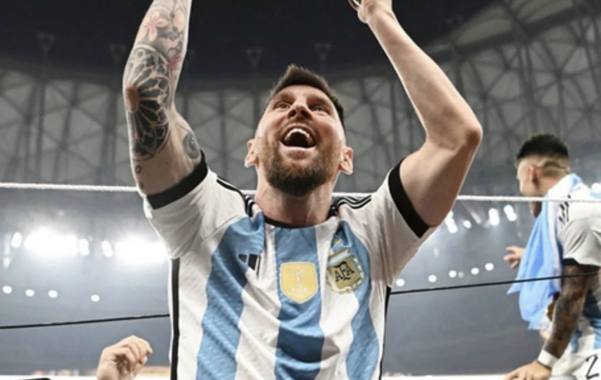 Imagen de La foto de Messi con la Copa del Mundo, es r&eacute;cord hist&oacute;rico con m&aacute;s de 60 millones de Likes en Instagram.