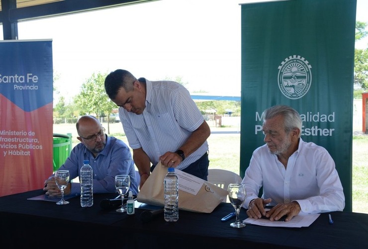 Imagen de La provincia invertir&aacute; m&aacute;s de $600 millones para reacondicionar el Arroyo Fr&iacute;as en Pueblo Esther