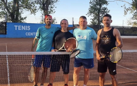 Imagen de El torneo de tenis dobles masculino 4ta categor&iacute;a en Central Argentino, avanza a instancias finales.