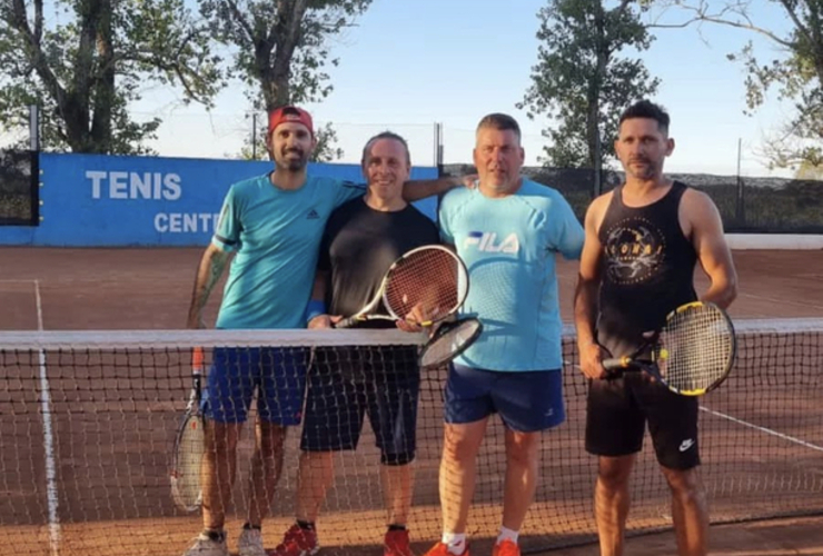 Imagen de El torneo de tenis dobles masculino 4ta categoría en Central Argentino, avanza a instancias finales.