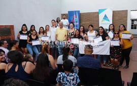 Imagen de Santa Fe M&aacute;s: Cierre de cursos y entrega de diplomas