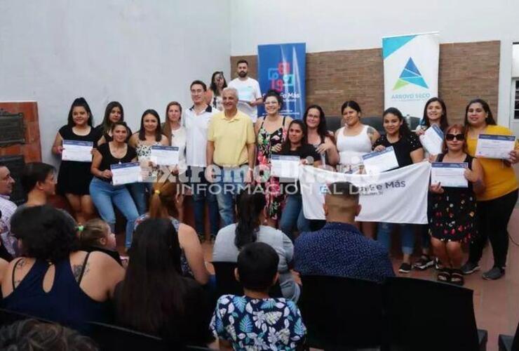 Imagen de Santa Fe Más: Cierre de cursos y entrega de diplomas