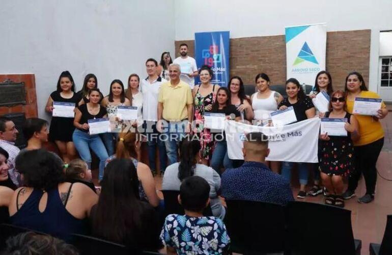 Imagen de Santa Fe Más: Cierre de cursos y entrega de diplomas