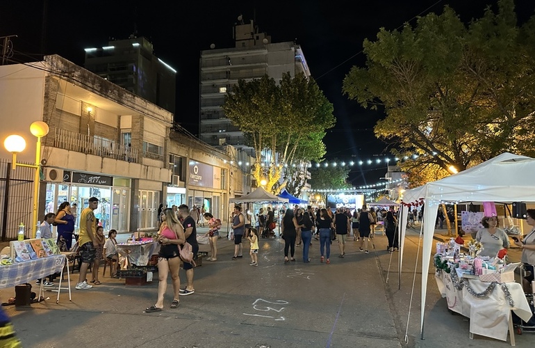 Imagen de 'Shopping a Cielo Abierto' en Arroyo Seco.