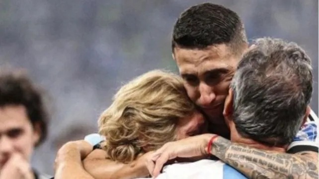 &Aacute;ngel Di Mar&iacute;a le agradeci&oacute; a sus padres el apoyo y el amor que le dieron toda la vida.