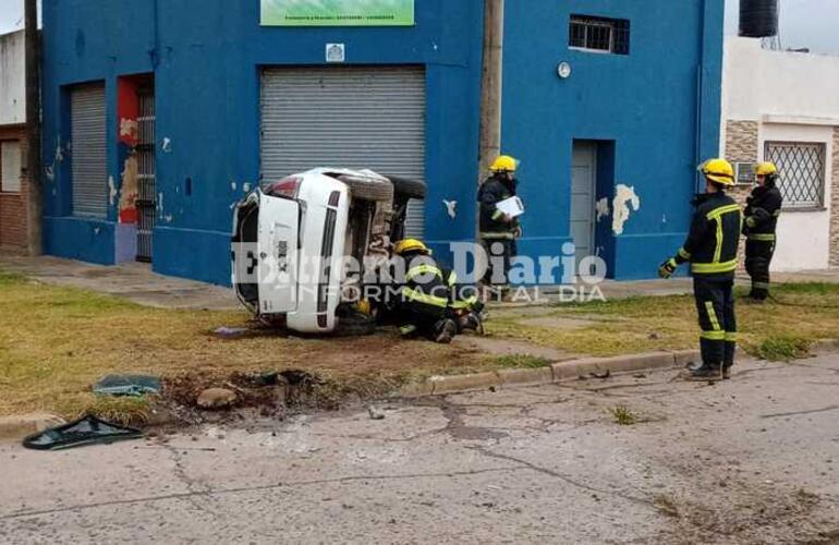 Imagen de Vuelco de un auto en Fighiera