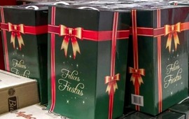 Imagen de Pol&eacute;mica por la entrega de cajas navide&ntilde;as con prendas de ropa interior en Virasoro: &iquest;qu&eacute; dijo el Intendente?
