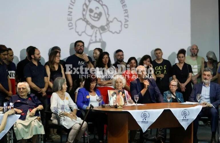 Imagen de Abuelas de Plaza de Mayo anunció la restitución del nieto 132