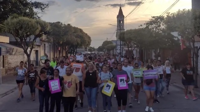 El pueblo se levant&oacute; con el pedido de Justicia.
