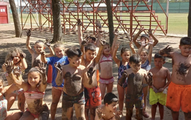Imagen de La colonia de vacaciones de Talleres, cerr&oacute; el 2022 con una jornada a puro barro.