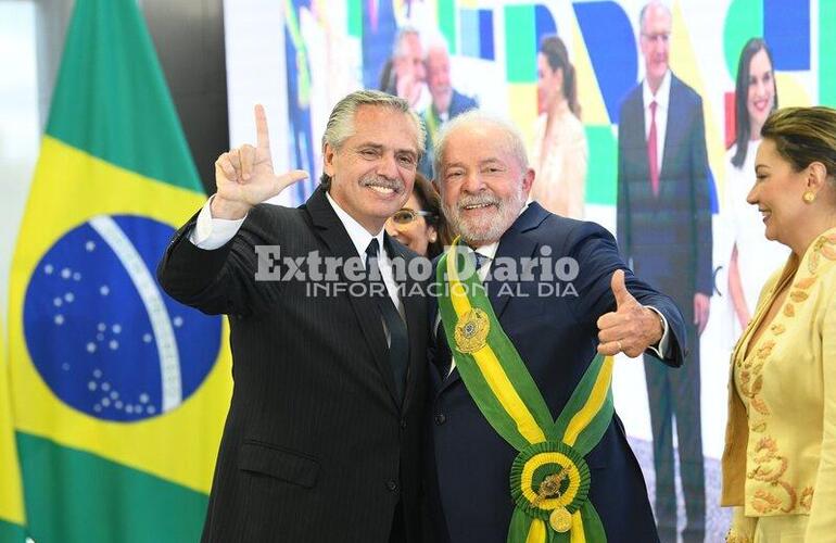 Imagen de Alberto Fern&aacute;ndez salud&oacute; a Lula en su presentaci&oacute;n como presidente