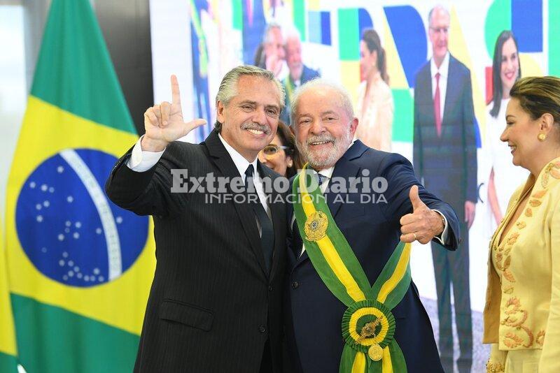 Imagen de Alberto Fern&aacute;ndez salud&oacute; a Lula en su presentaci&oacute;n como presidente