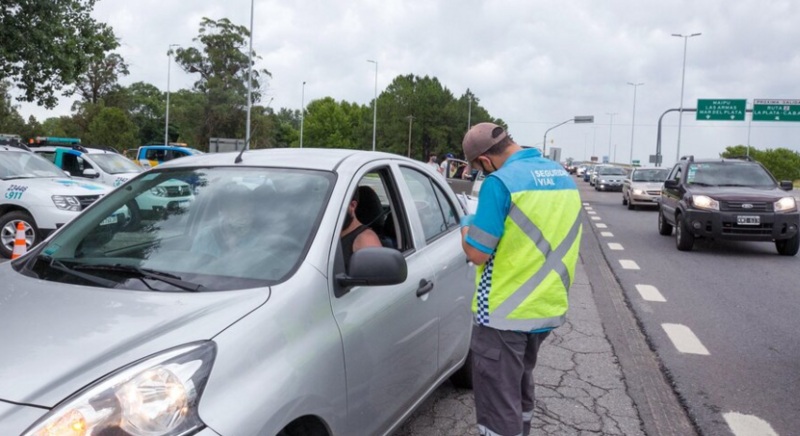 Imagen de Temporada Verano 2023: qu&eacute; se exigir&aacute; en los controles de tr&aacute;nsito en las rutas argentinas