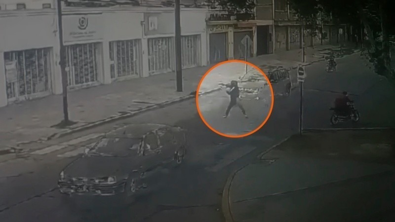 As&iacute; fue el ataque a balazos contra la sede de la Defensor&iacute;a del Pueblo. (Captura Video)