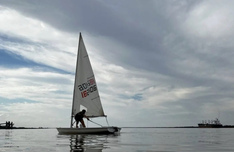 Imagen de Clases de 'Laser' en el Rowing Club.