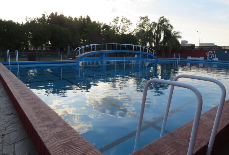 Imagen de Comenzaron las clases de natación en la pileta del Club Atlético Talleres