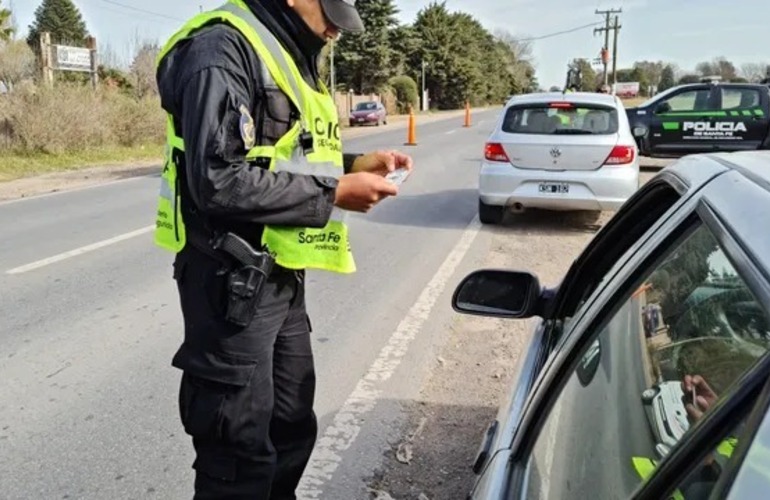 Documentos, por favor. Los puestos de control tienen por objetivo evitar accidentes.