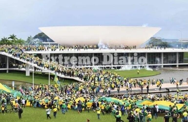 Imagen de Ataque a la democracia en Brasil: bolsonaristas invadieron el Congreso, la Corte y el Palacio Presidencial