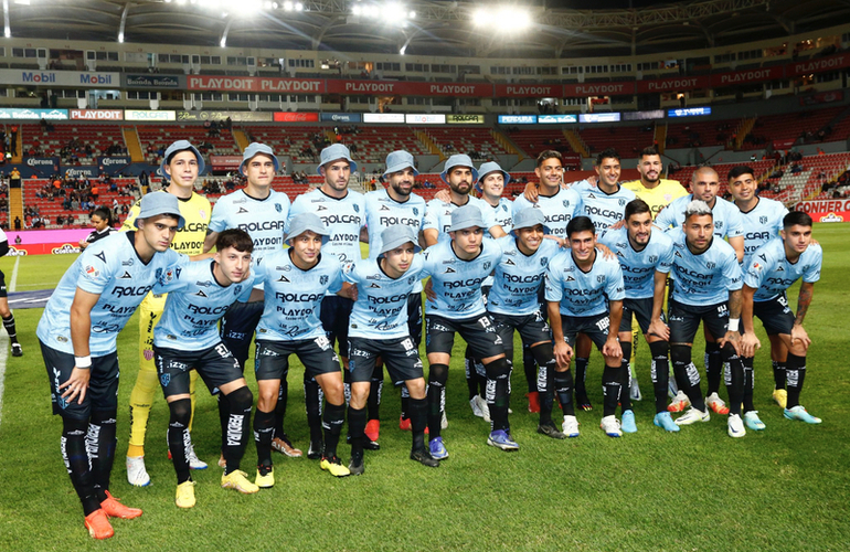 Imagen de El Necaxa homenajeó a 'Don Ramón'.