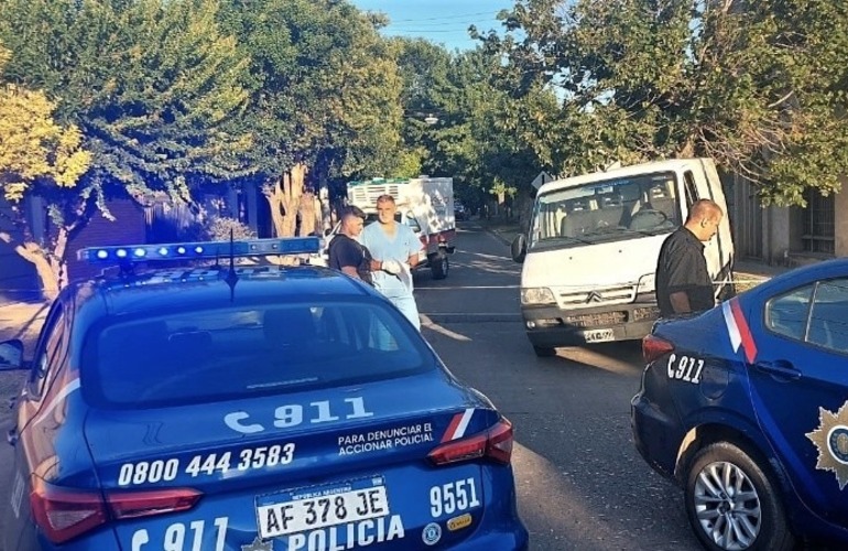 El sábado, en Alberdi, mataron a un hombre dentro de una trafic. (Rubén Lescano)