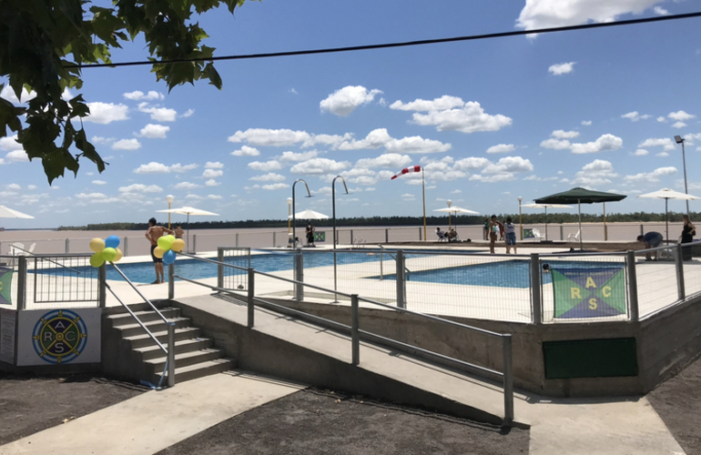 Imagen de Hace 1 año atrás, se inauguraban las piletas del Rowing Club.