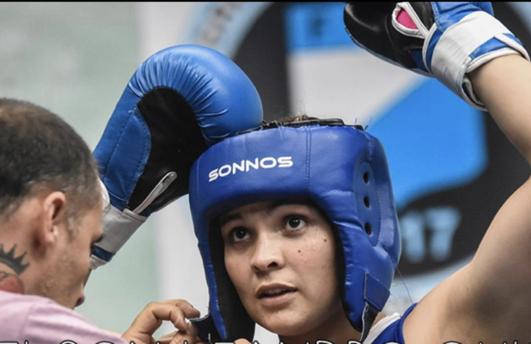 Imagen de Lorena Balbuena, se prepara con la Selección Argentina de Boxeo, para competir en República Dominicana.