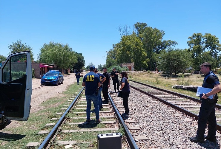 Imagen de Lo hallaron asesinado con un disparo en el cuello en el patio de una casa de Villa Gobernador Gálvez