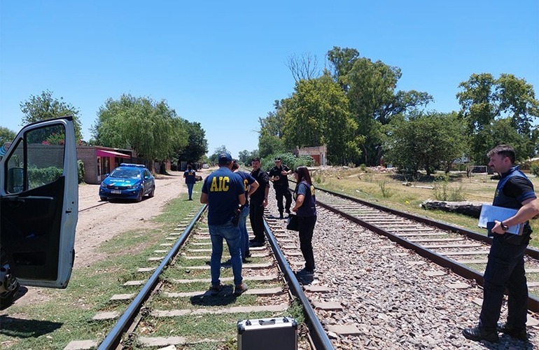 Imagen de Lo hallaron asesinado con un disparo en el cuello en el patio de una casa de Villa Gobernador Gálvez