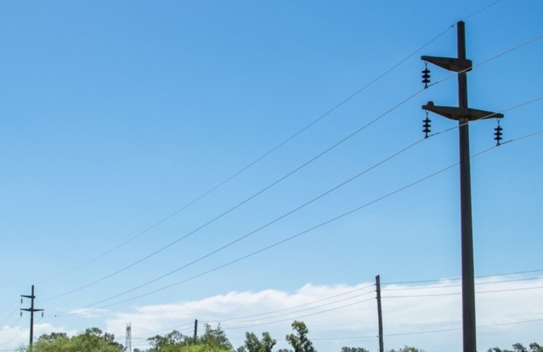 Imagen de La EPE construye redes eléctricas en Pavón