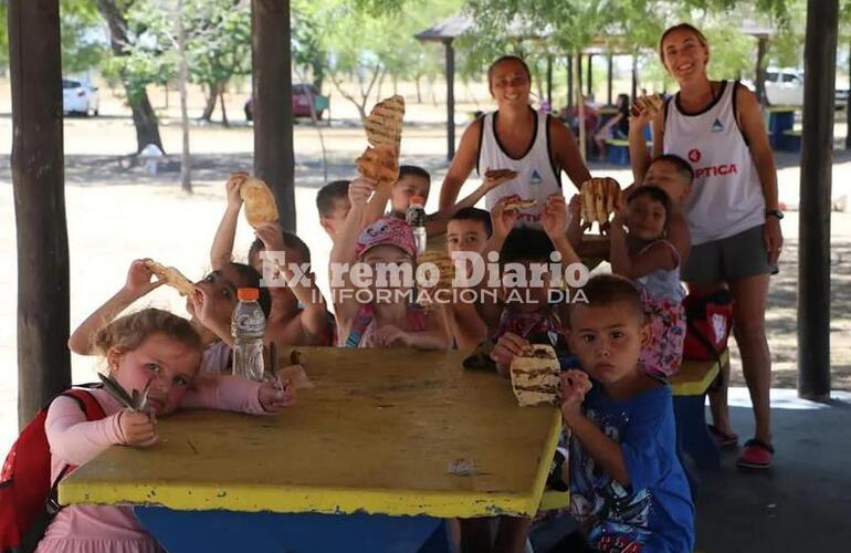 Imagen de Jornada de torta asada en la colonia de vacaciones municipal