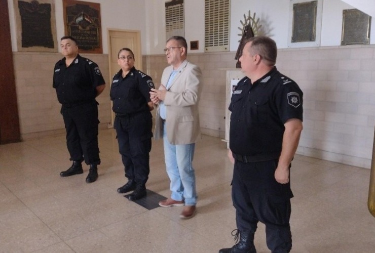 Galigani, Margarita Romero, el jefe de Polic&iacute;a de la provincia, Miguel &Aacute;ngel Oliva, e Iv&aacute;n Gonz&aacute;lez. (Prensa Unidad Regional II)