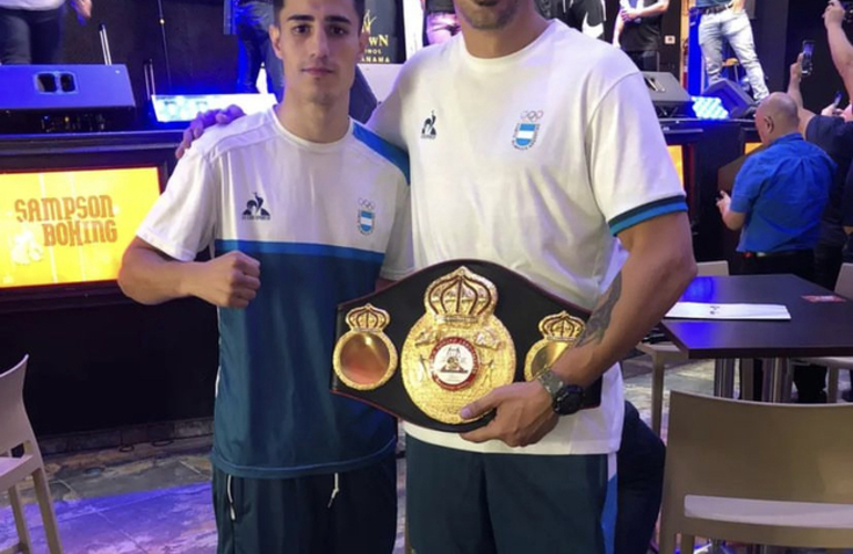 Imagen de Mirco Cuello pas&oacute; el pesaje y est&aacute; listo para debutar en el 2023