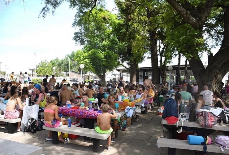 Imagen de Unión organizó el Asado a la Banderita con una gran concurrencia de familias