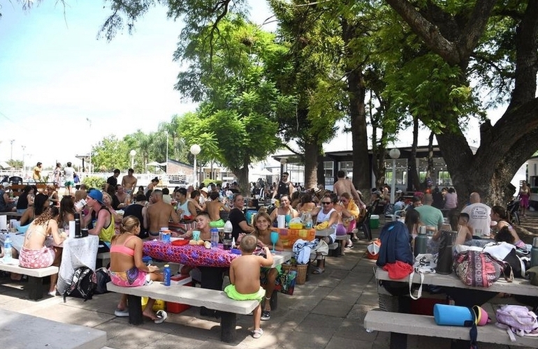 Imagen de Unión organizó el Asado a la Banderita con una gran concurrencia de familias