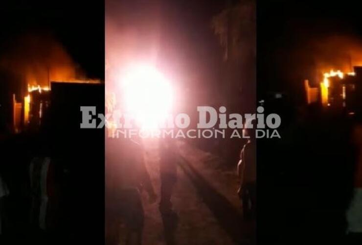 Bomberos Voluntarios de Arroyo Seco trabaj&oacute; en el lugar.