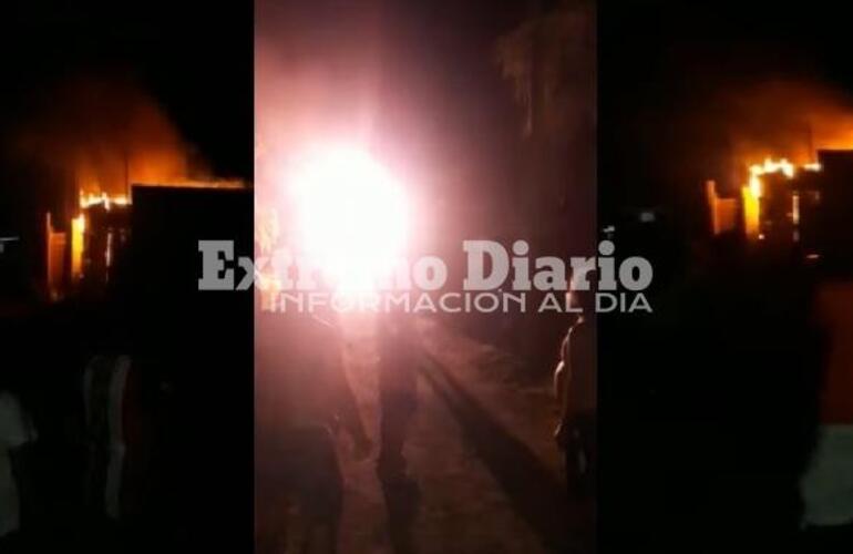 Bomberos Voluntarios de Arroyo Seco trabaj&oacute; en el lugar.