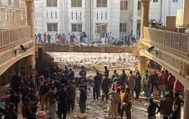 Imagen de Pakist&aacute;n: al menos 25 muertos y 120 heridos en un ataque contra una mezquita