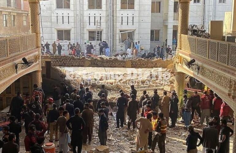 Imagen de Pakistán: al menos 25 muertos y 120 heridos en un ataque contra una mezquita
