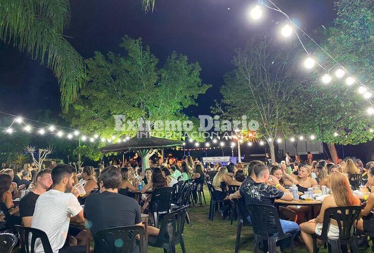 Imagen de Unión realizó la fiesta "Blanca y Negra"
