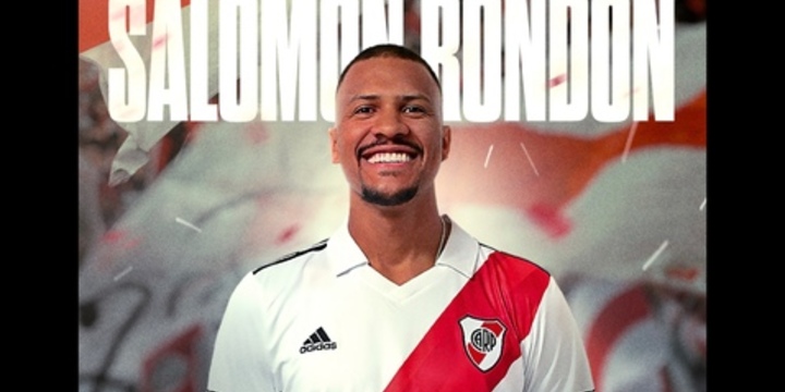 Imagen de Salomón Rondón, firmó y entrenó como nuevo jugador de River Plate.