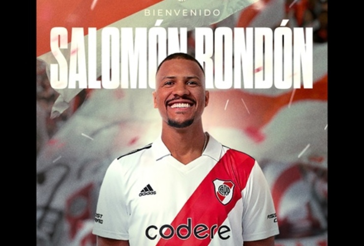 Imagen de Salomón Rondón, firmó y entrenó como nuevo jugador de River Plate.