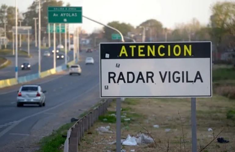 Habrá cuatro radares móviles sobre Circunvalación que tendrán disposiciones dinámicas y comenzarán a registrar multas desde el lunes. Foto: Héctor Río