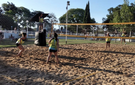 Imagen de Nuevo torneo de beach v&oacute;ley en Uni&oacute;n.