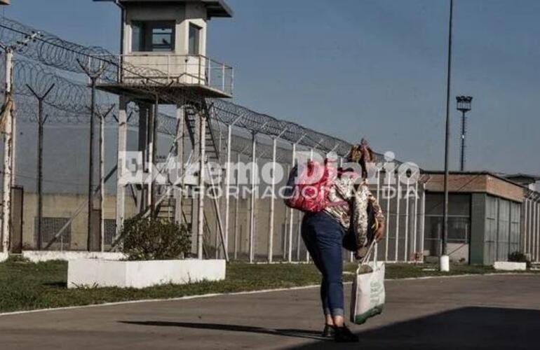 Imagen de Habrá inhibidores de señal de celular en la cárcel de Piñero antes de mitad de año