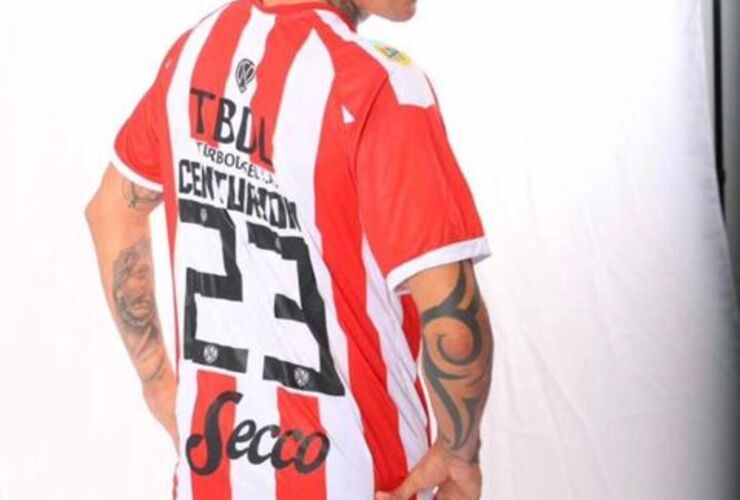 Imagen de Ricardo Centurión fue oficializado como nuevo jugador de Barracas Central