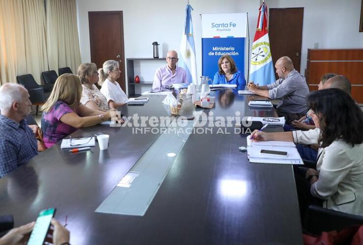 Imagen de La provincia mantuvo la primera reunión paritaria técnica con los gremios docentes