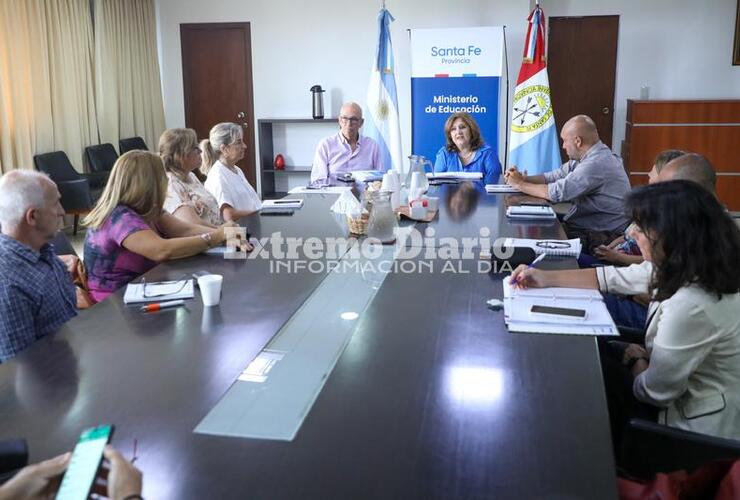 Imagen de La provincia mantuvo la primera reuni&oacute;n paritaria t&eacute;cnica con los gremios docentes