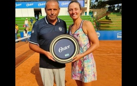 Imagen de La tenista rosarina Nadia Podoroska, 'Campeona' en Colombia.