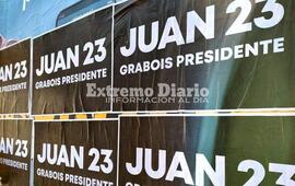 Imagen de En Rosario colocaron carteler&iacute;a de Juan Grabois como candidato a Presidente