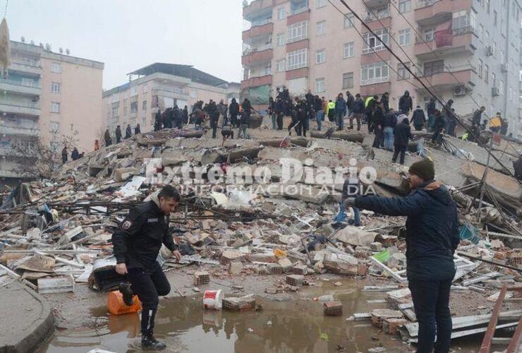 Imagen de Más de 1.300 muertos tras un potente terremoto en Turquía y Siria